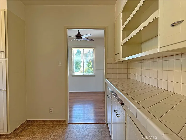 1609 E Chevy Chase Dr #1611 — Photo 8