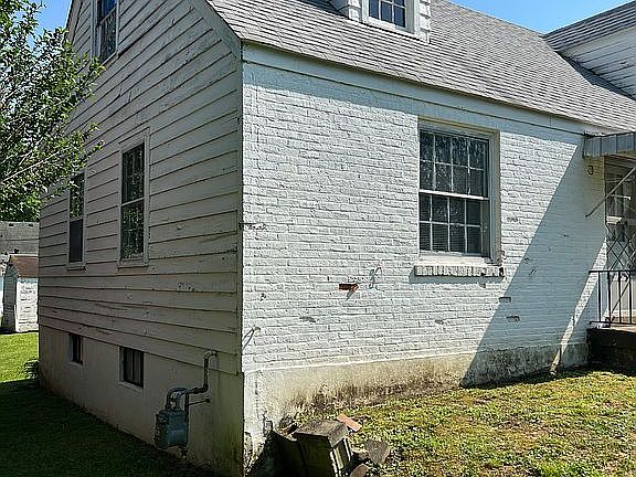 3rd image of 1000 Parkway Dr