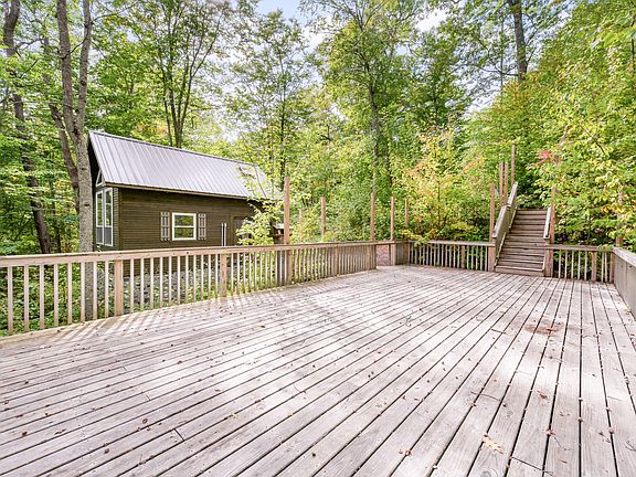 3rd image of 132 Shores Dr