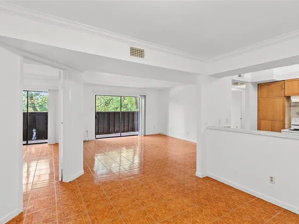 3015 Walnut Bend Lane #22, Houston, TX 77042