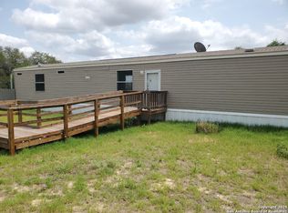 4818 Waterwood Pass Dr, Elmendorf, TX 78112