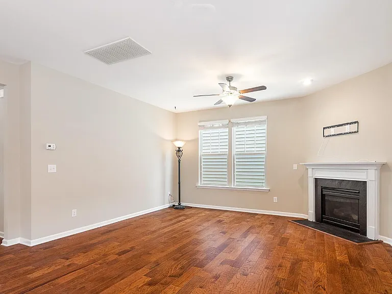 738 Keystone Park Dr — Photo 36