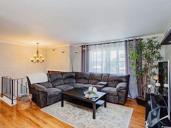 3rd image of 115 Placid Ave