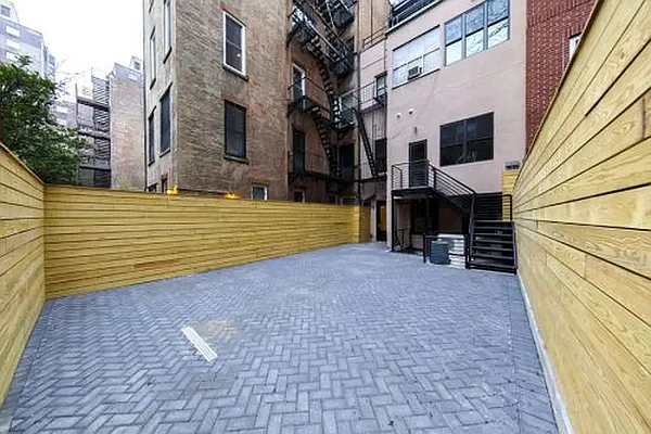 Rented by REAL New York | media 22