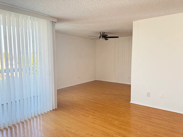 12540 Chandler Blvd #318 — Photo 19
