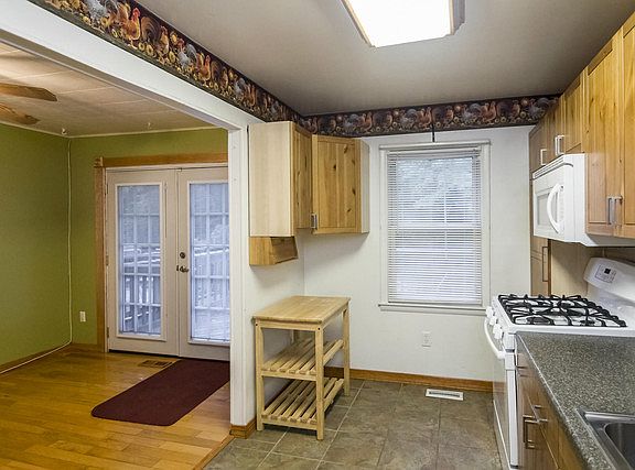2nd image of 7 Coatsbridge Ct #14D