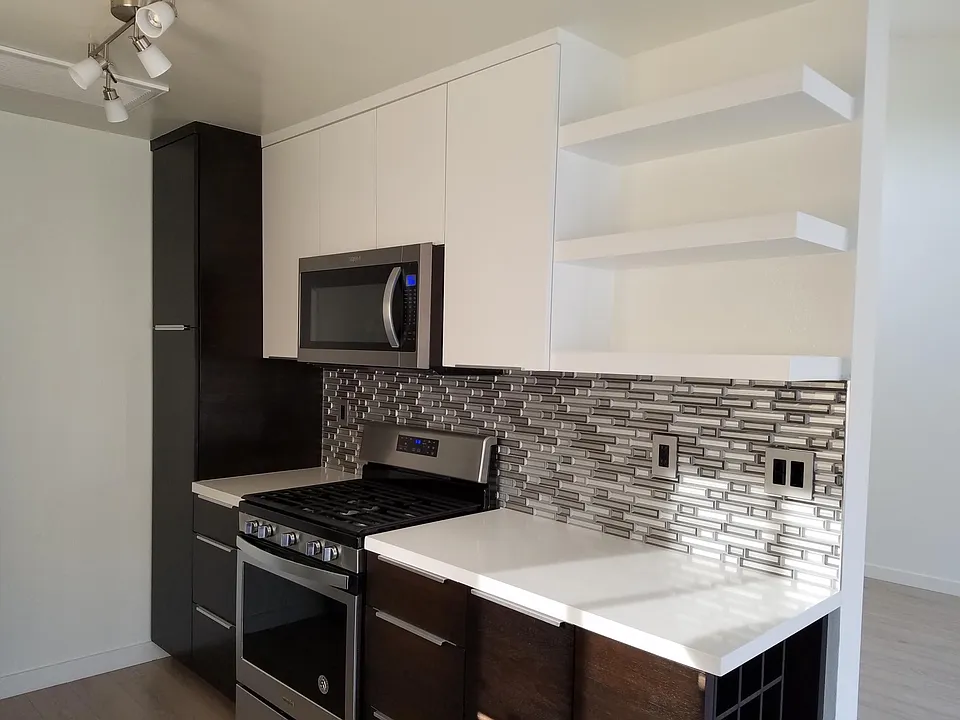1237 N Ogden Dr
