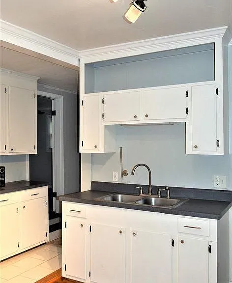 806 S Woodrow St — Photo 6