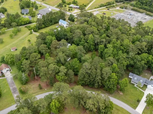 210 Winding Woods Way, Beaufort, NC 28516