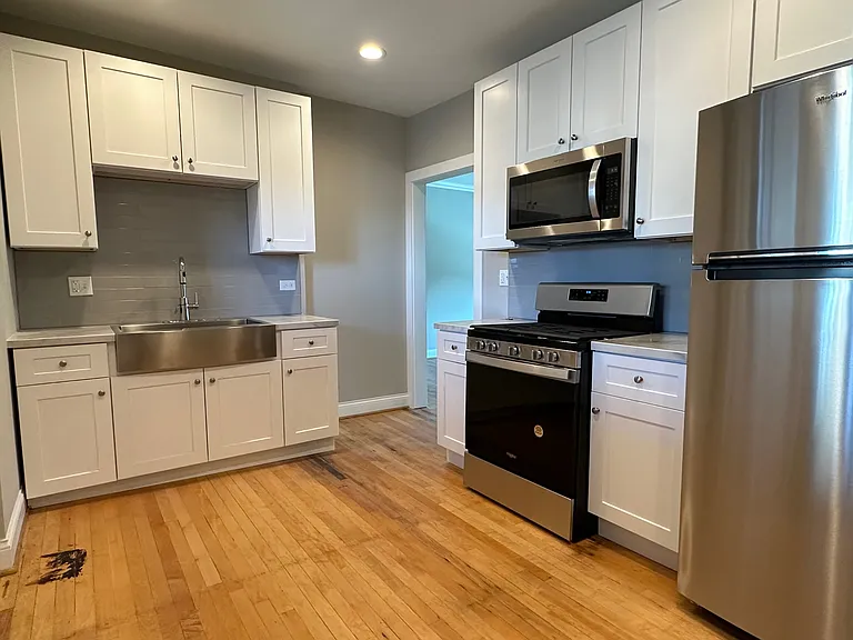 6556 S California Ave #2 — Photo 1