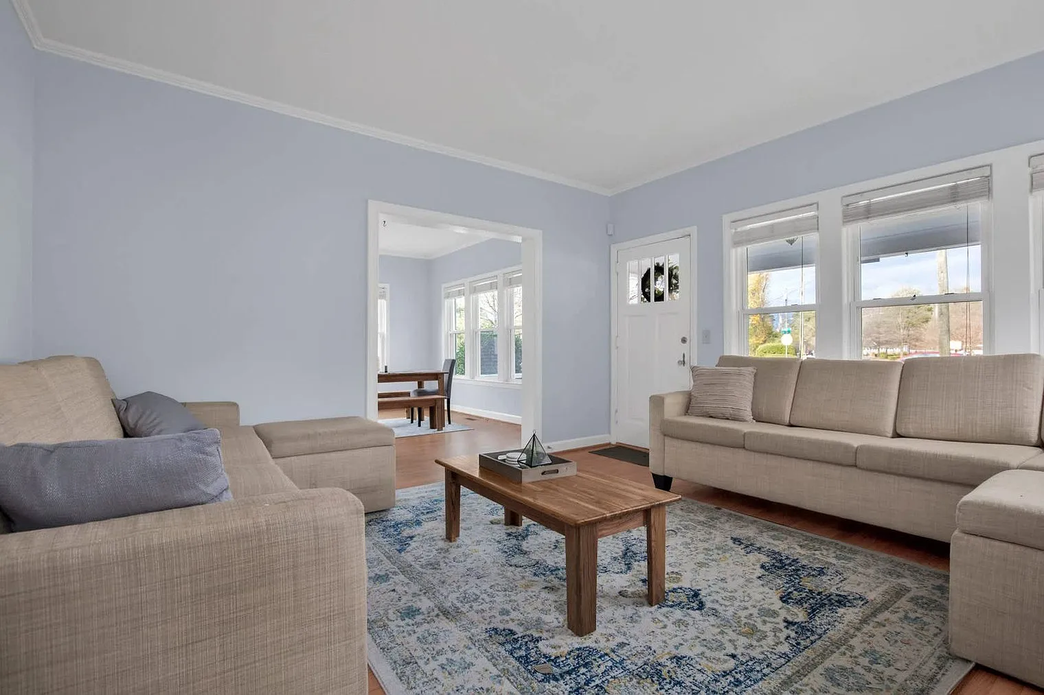4 bed, 2.0 bath, 1894 sqft, $3,626 — Photo 2
