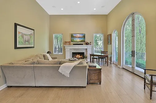 5427 Encino Ave — Photo 9