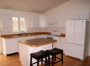 10 Boothby Ln, Saco, ME 04072