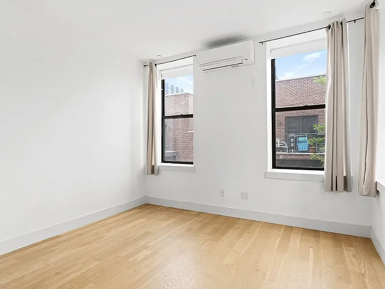 573 Metropolitan Ave #2E — Photo 5