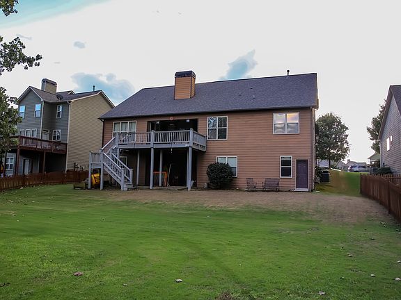 Spacious back yard