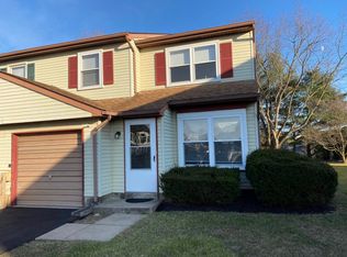 14 Carriage Dr, Horsham, PA 19044