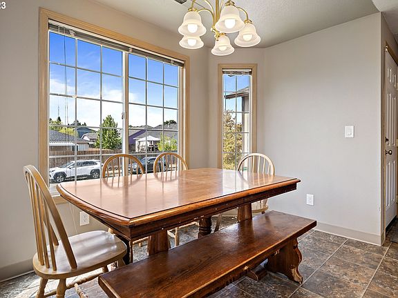 4th image of 9203 NE 136th Ave