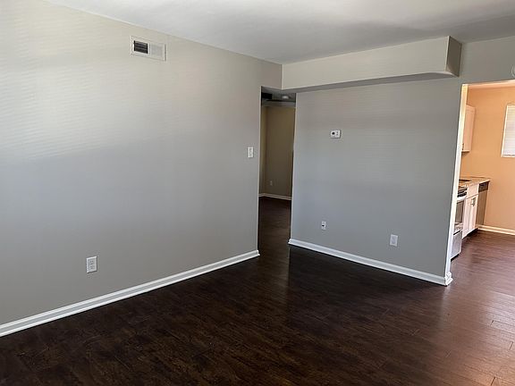 3rd image of 301 S Granby St APT D