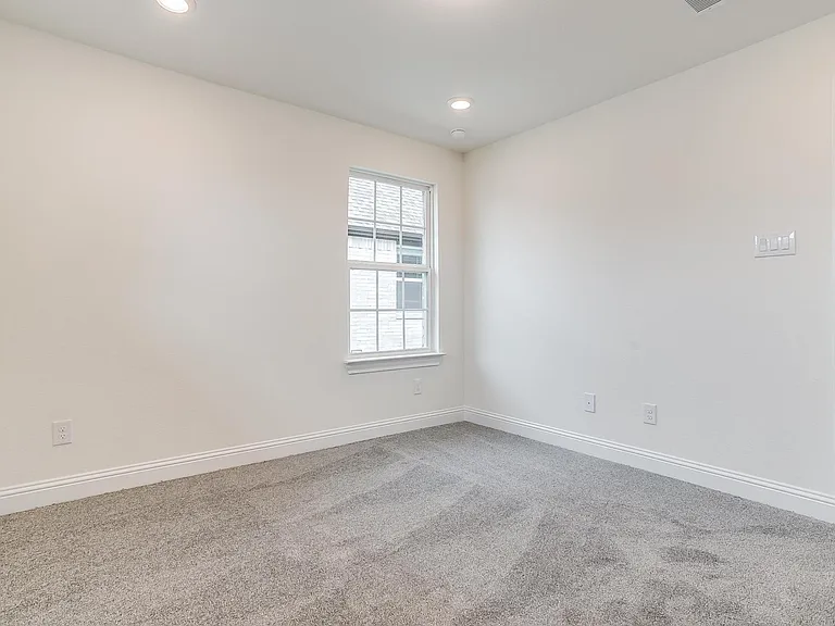 9836 Derbyshire Dr — Photo 66