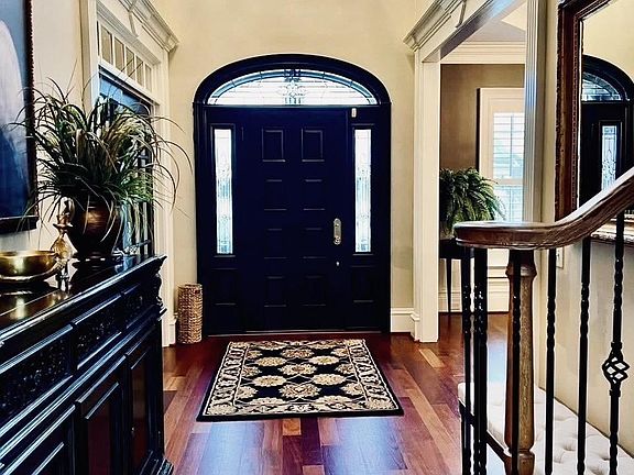4th image of 326 Waters Edge Ct