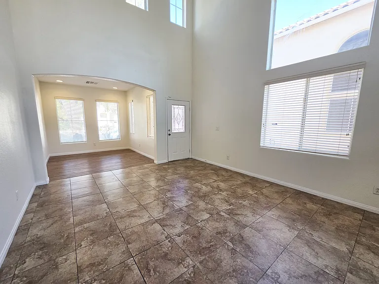 5516 Grey Pointe St — Photo 5