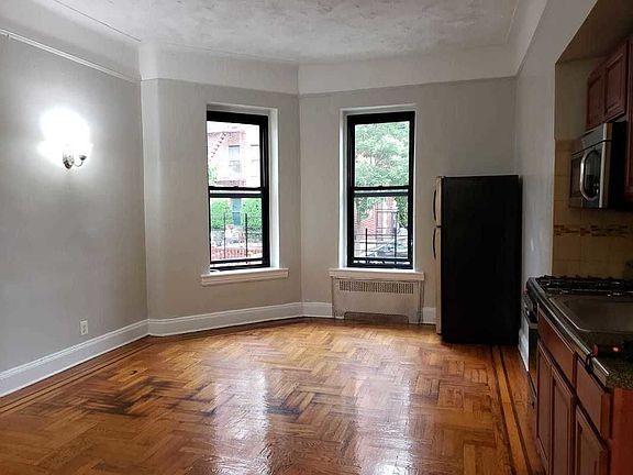 3rd image of 1248 Pacific St #3