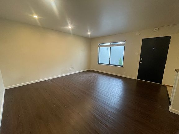 4th image of 1700 Page St APT 4