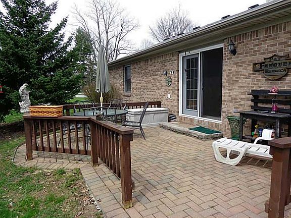 5th image of 316 SW Santee Dr