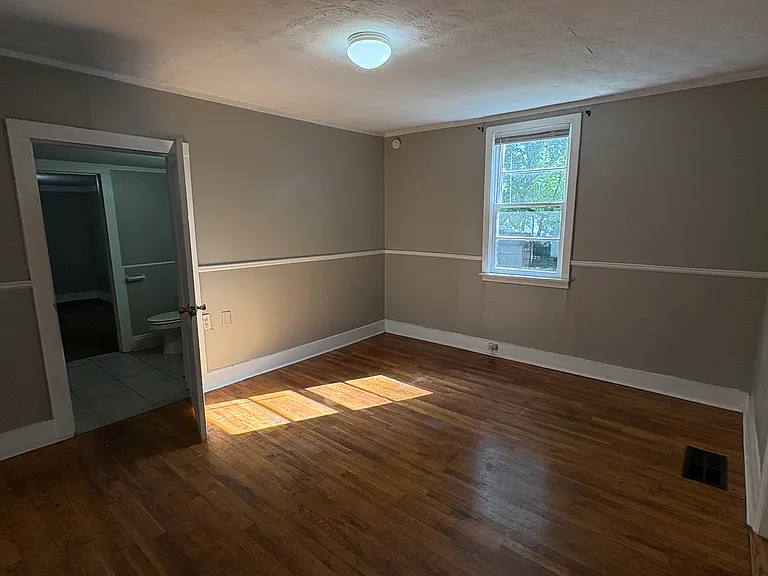 6024 Cunningham St — Photo 7