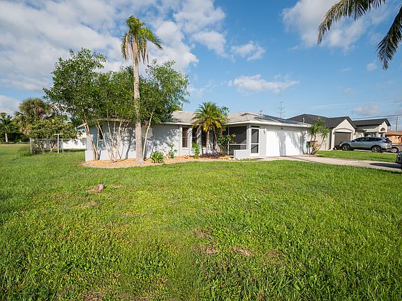 2nd image of 206 SE Santa Barbara Pl