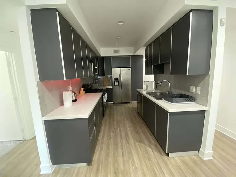 1435 N Poinsettia Pl — Photo 16