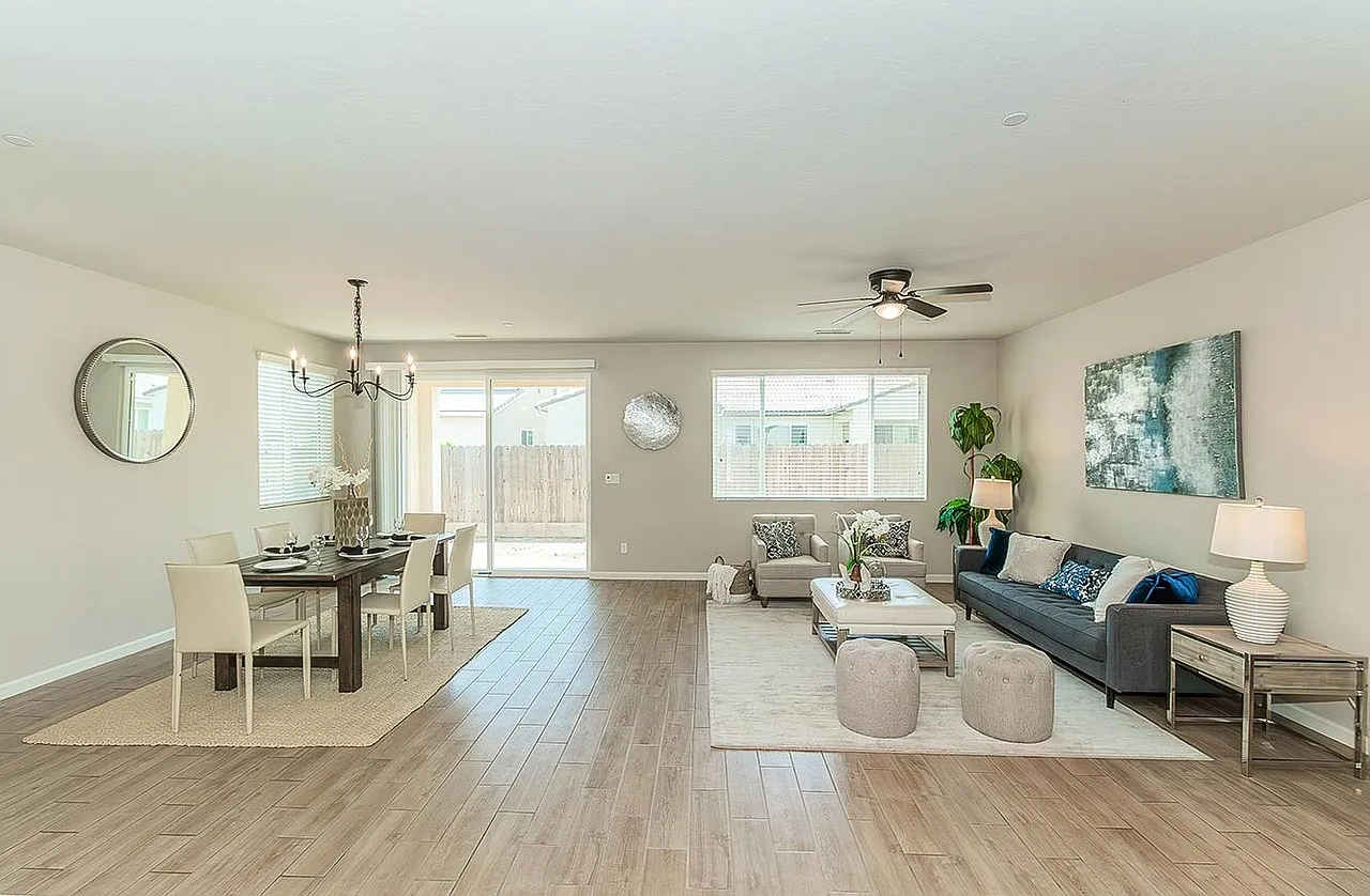 4 bed, 2014 sqft, $2,800 — Photo 2