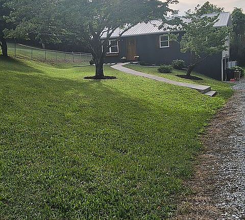 3rd image of 1241 Taylor Rd
