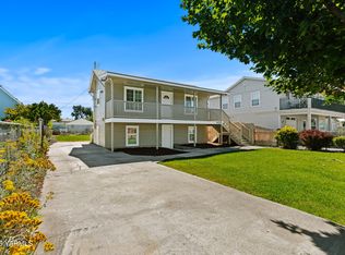 909 N 10th Ave, Yakima, WA 98902