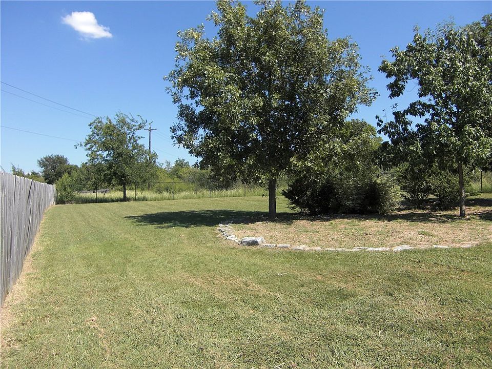 2nd image of 317 Raintree Dr