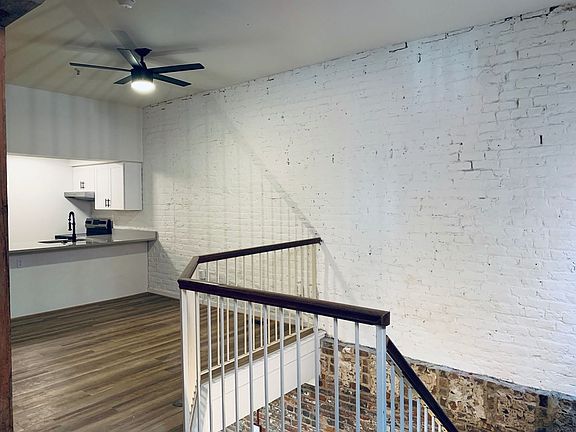 3rd image of 1401-1411 E Cary St #103