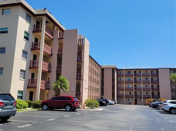 4079 Lake Bayshore Dr #308, Bradenton, FL 34205