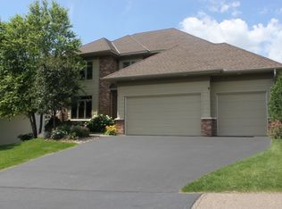 9174 Shetland Rd, Eden Prairie, MN 55347