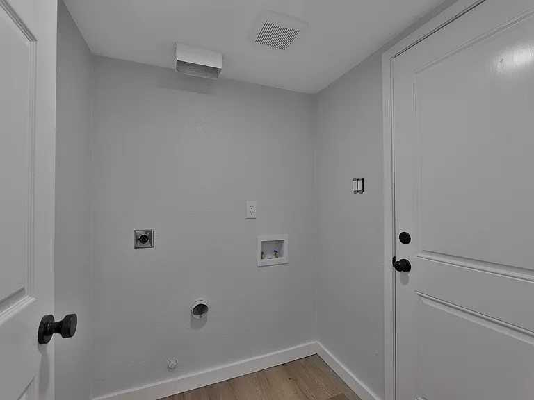 1911 Lavaca Ct — Photo 25