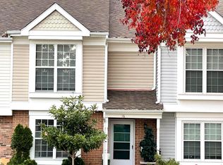 16 Providence Sq, Sterling, VA 20164