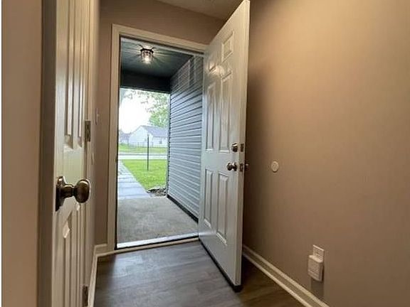 3rd image of 202 Park Place Ct
