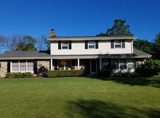 2535 S Graylog Ln, New Berlin, WI 53151