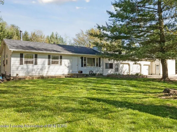 1076 N Gunnell Rd, Eaton Rapids, MI 48827