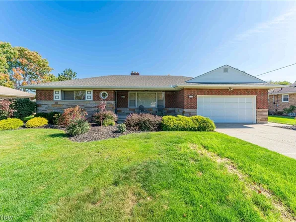 645 Strumbly Dr, Highland Heights, OH 44143