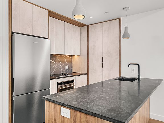 3rd image of 828 Metropolitan Ave #8K