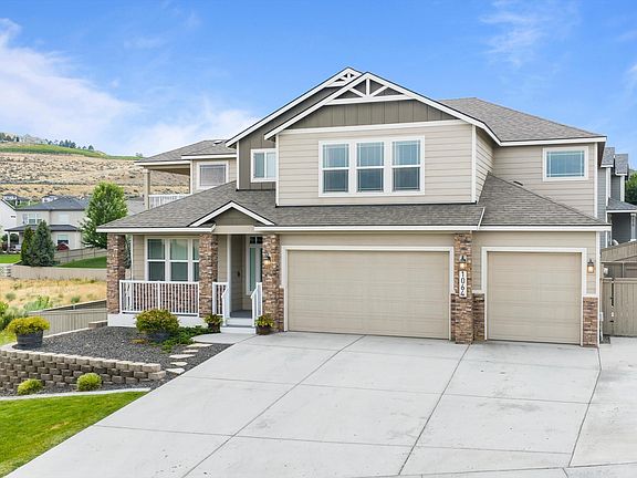 2nd image of 1064 Samish Dr