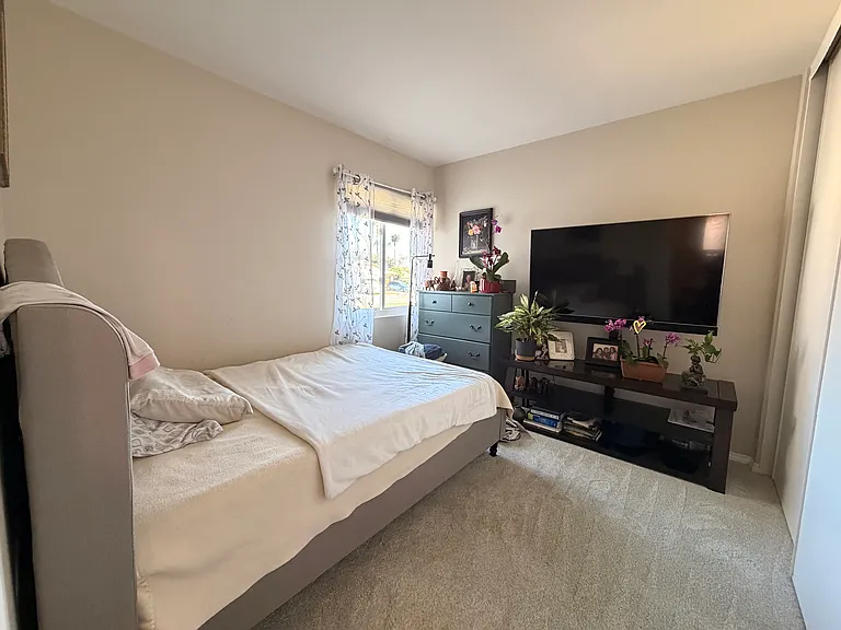 1436 Pearl Pl — Photo 5