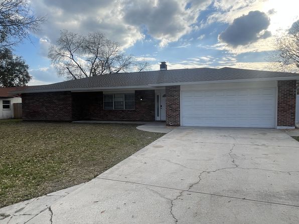 26720 Hickory Loop