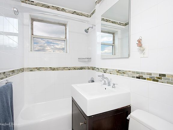 5th image of 5700 Arlington Ave APT 6C
