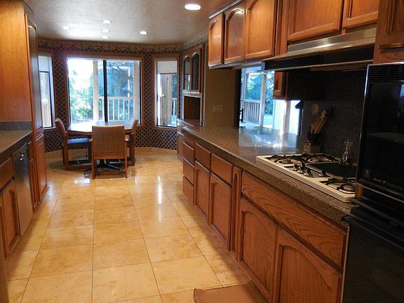2nd image of 160 Arbusto Cir